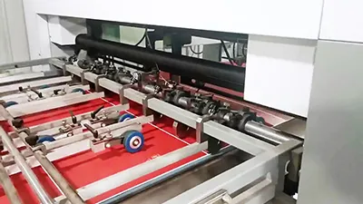 Machine automatique de découpe et dorure à plat HF-1450MTE
