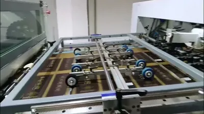 Machine à découper et à rainer à plat pour charges lourdes avec dénudage