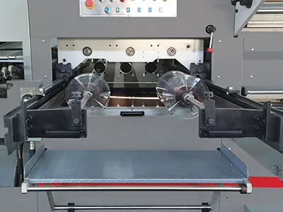 Platine de découpe et de dorure automatique à plat  (jusqu’à 450 tonnes)