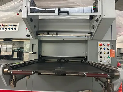Machine de découpe et rainage automatique à plat (Charges Lourdes)