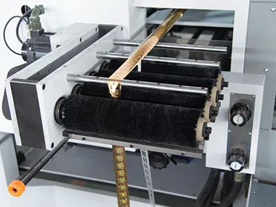 Platine de découpe et de dorure automatique à plat  (jusqu’à 700 tonnes)
