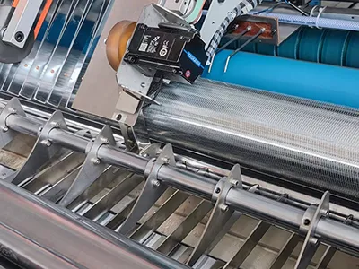 Machine de lamination automatique à grande vitesse pour carton ondulé