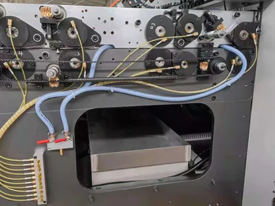 Machine de lamination automatique à grande vitesse pour carton ondulé